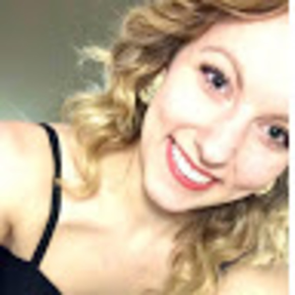 Meet your Posher, Stephanie - Picture 1 of 1